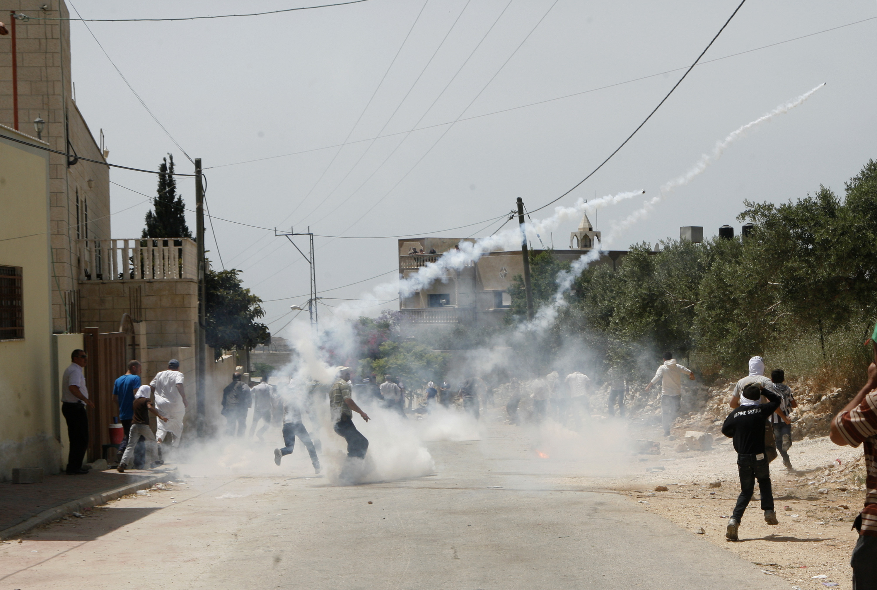 Palestinian shot, four detained during Israeli raid in Nablus